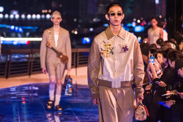 Le premier défilé de Louis Vuitton à Hong Kong a été un succès