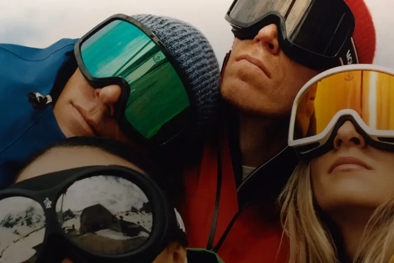 Moncler Grenoble a sorti une collection axée sur le ski pour l’automne/hiver 2023