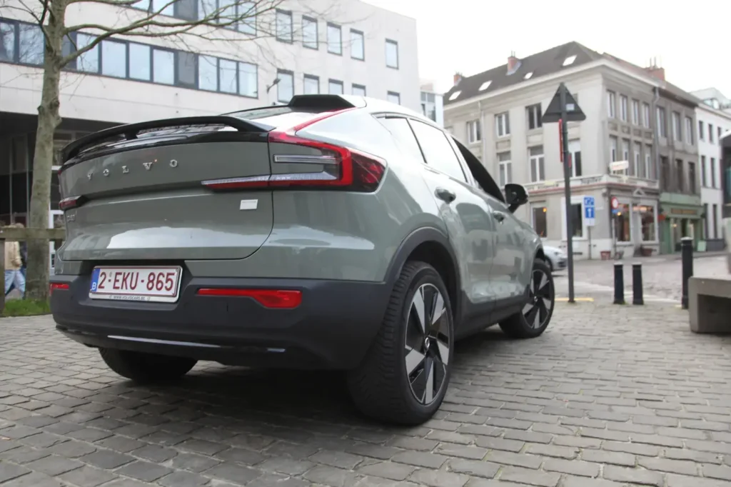 Test de la Volvo C40 Recharge dans la ville de Gand- Photo de la face arrière