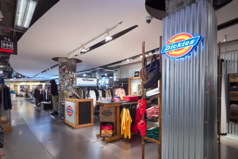 Dickies : L’ascension d’une marque emblématique de l’univers de la mode