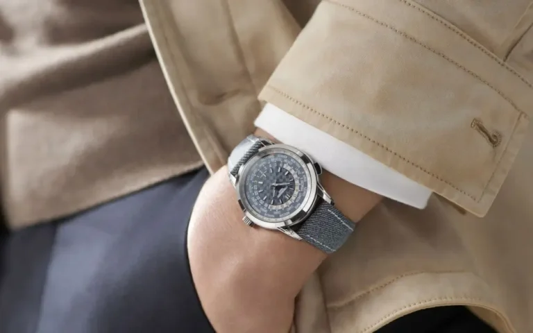 La Montre Patek Philippe 5330G-001 : Une Révolution dans l’Affichage de la Date