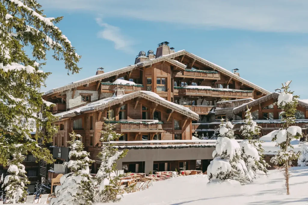 hotel-courchevel-barriere-loulou-facade