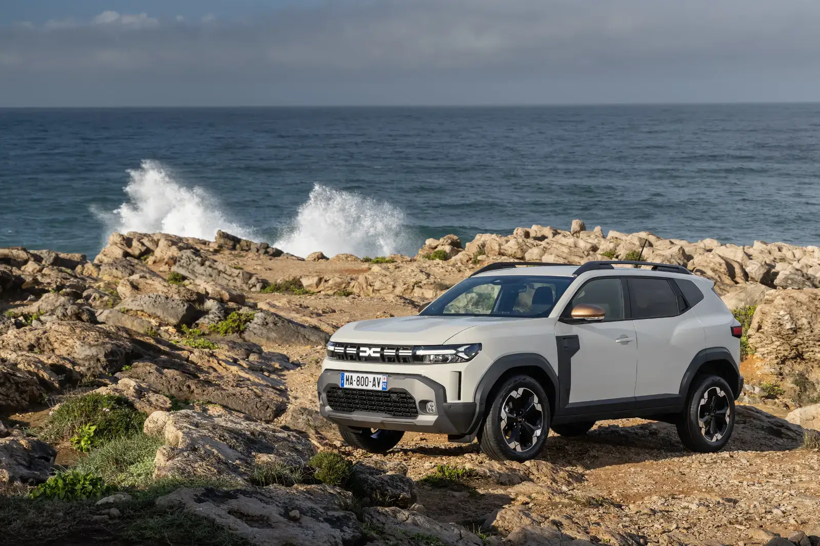 Dacia Duster blanche mer