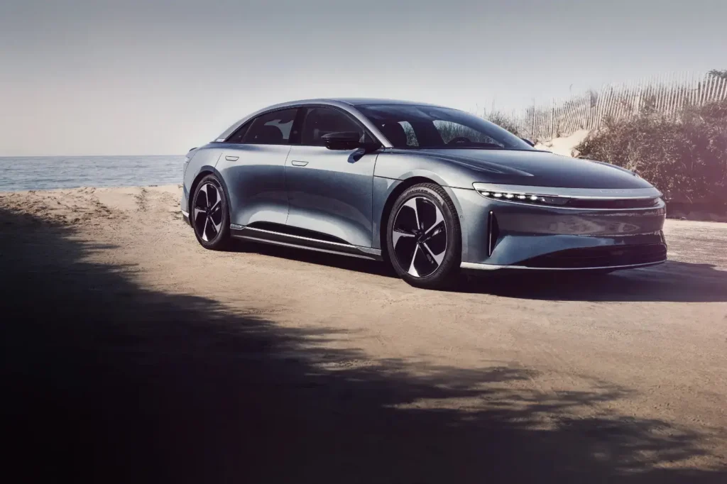 Lucid Air Pure_Hamptons_beach-Salon de l'auto 2025