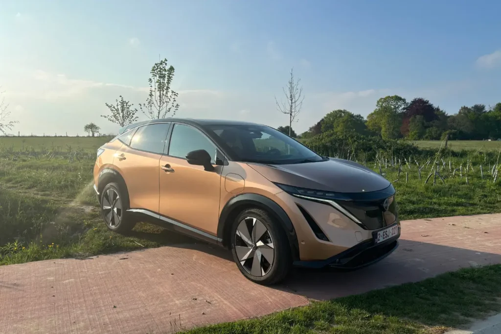 Nissan Ariya evolve 4wd e-force+20-vue live-style-coté-passager