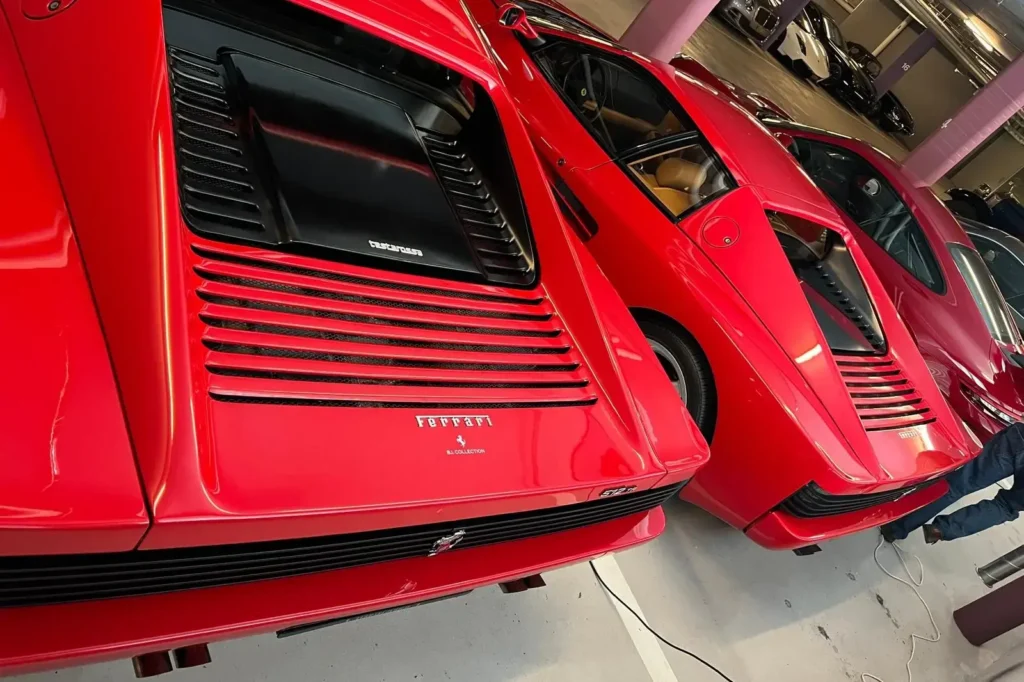 2 Ferrari Testarossa – Flying Mirror 4.9 V12 & 1 Porche