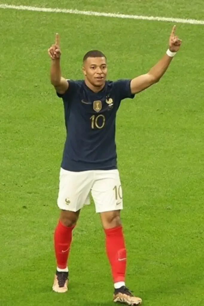 2022_FIFA_World_Cup_France_4–1_Australia-wikipedia