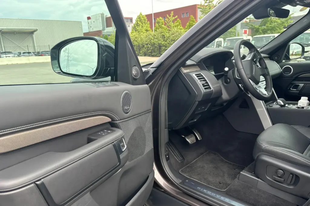 Land Rover Discovery Metropolitan Edition 350PS-porte-ouverte Coté conducteur