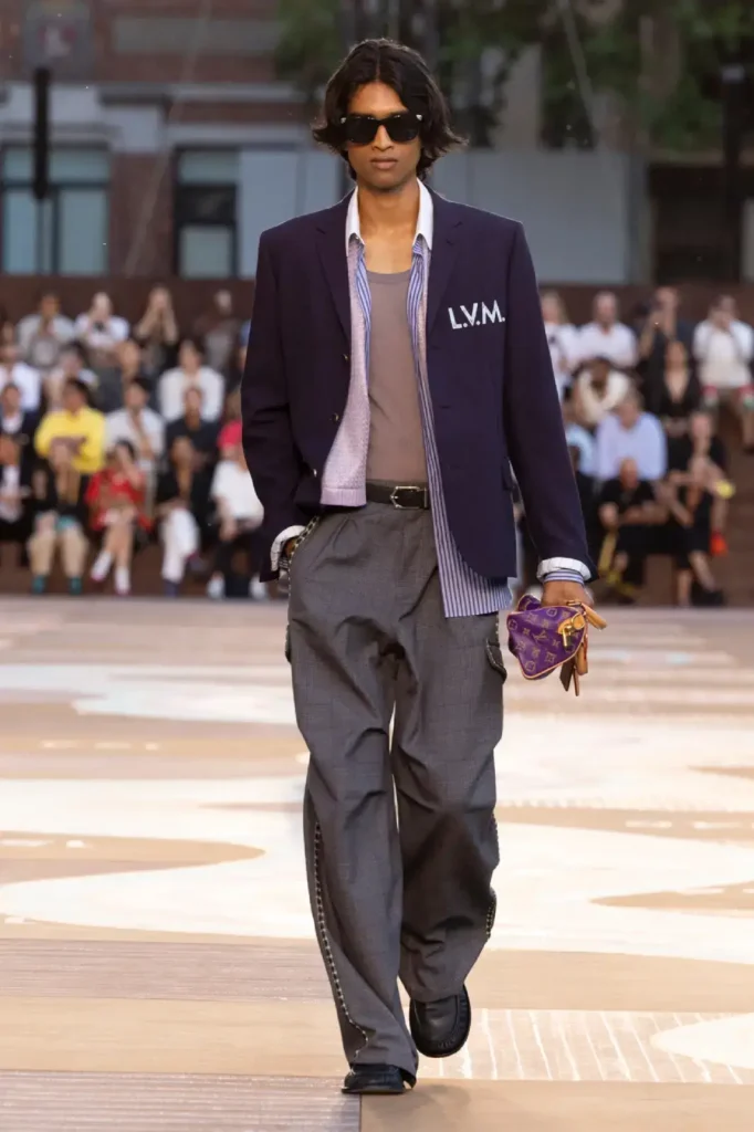 Louis-Vuitton-Pharrell-Collection-Printempt-été-2026-ensemble décontracté LV