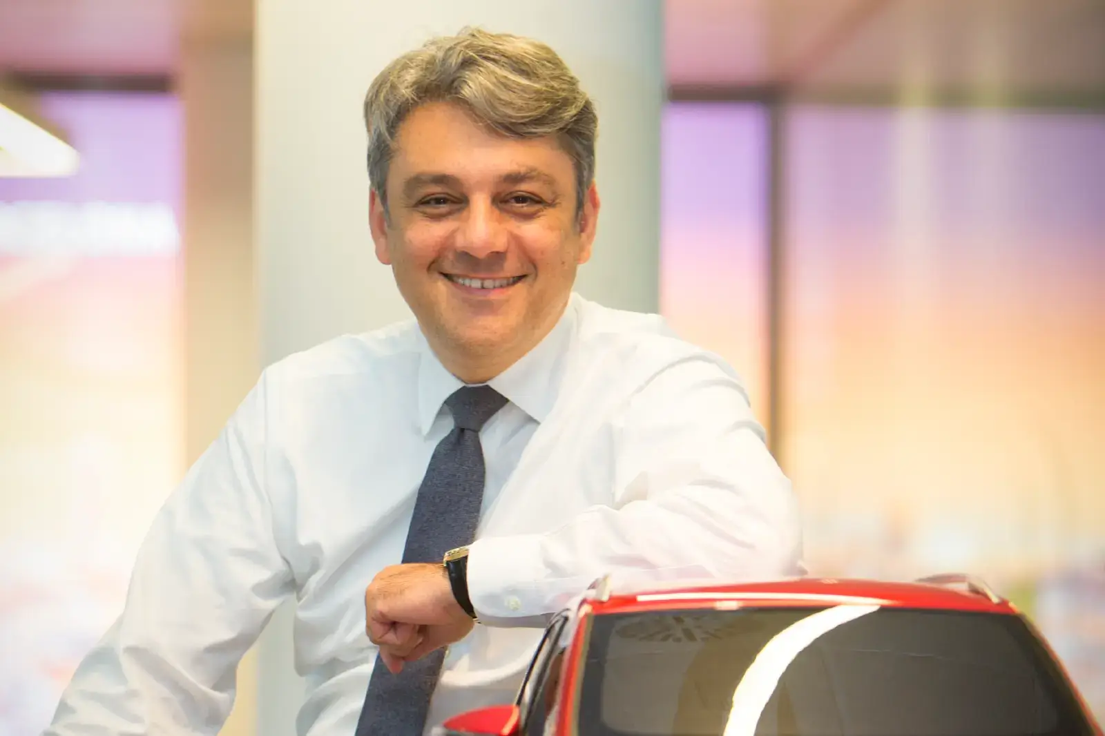 Luca de Meo-Kering-fiat-portrait-sourire