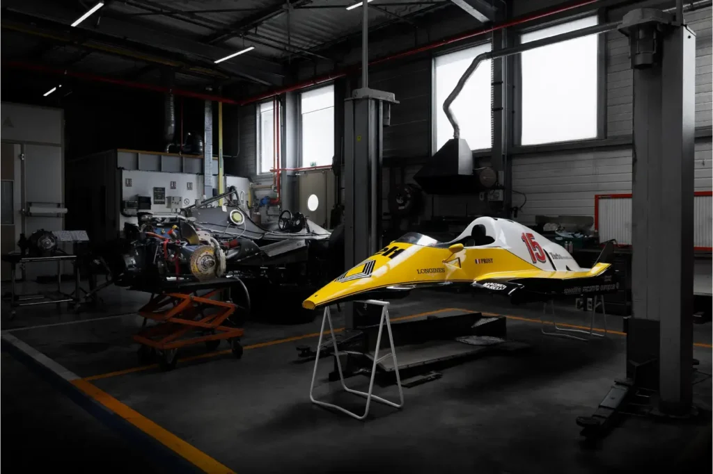 Renault Collections - Flins-voiture-sport-jaune