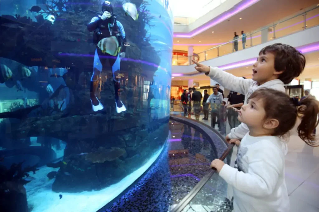 Morocco Mall Shopping Casablanca enfant aquarium