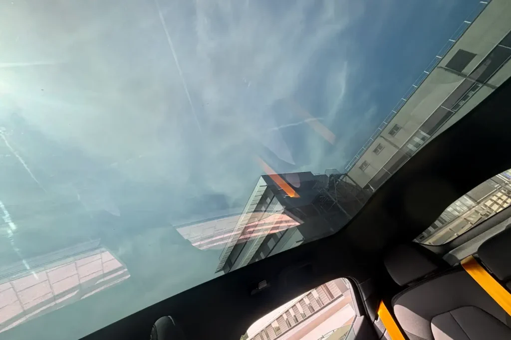 Essai Polestar 2 dual moteur 2025-toit vitré panoramique