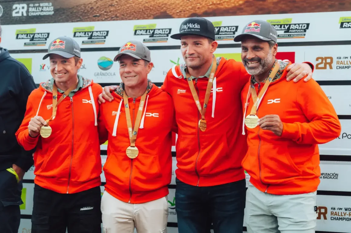Championnat W2RC 2025-Loeb-Al_Attiyah-Gutiérrez Dacia Sandriders au Portugal-Homme-médaille
