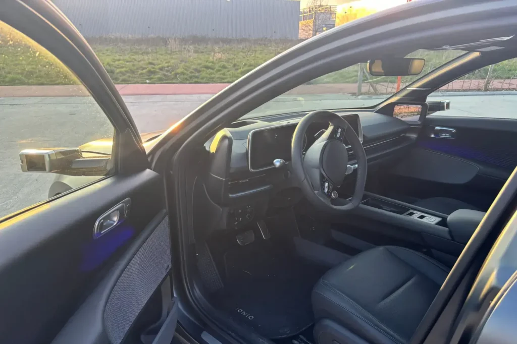 Hyundai-Ionic6-rétroviseur-caméra-extérieure