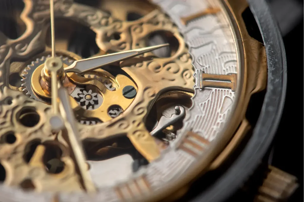 Montre mécanique - face - gros plan -close-up-clock-with-time-change freepik