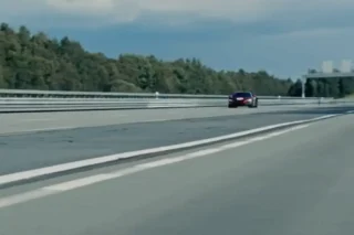 Yangwang U9 Extreme de BYD-voiture de 3-4-loin sur la piste