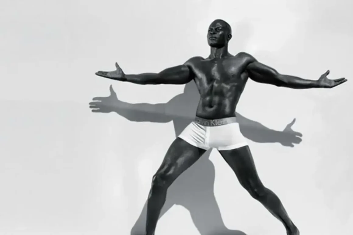 Top Model homme légendaire1990-Djimon_Hounsou_pub-Calvin Klein-1990