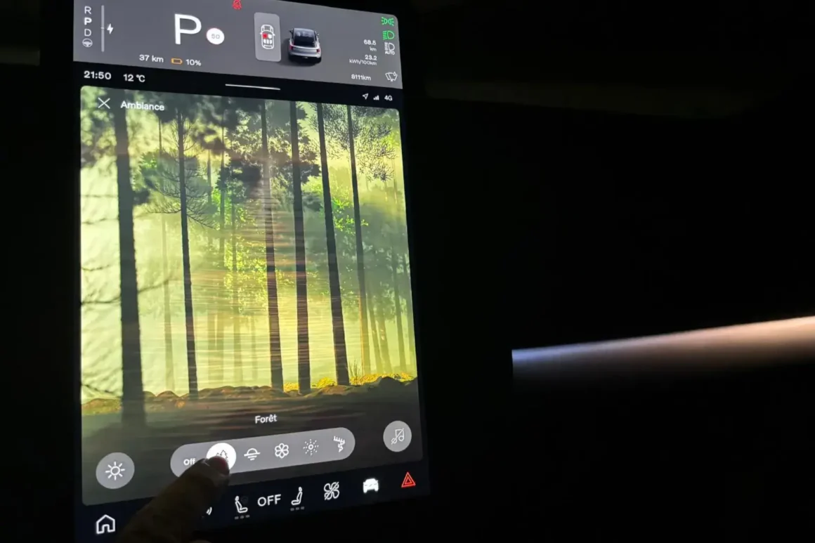 Essai Volvo EX30Plus2025électrique-Single Motor Extended Range—Crédit Photo Halhoule Mohamed-Blanche-Vue-nuit-lumière