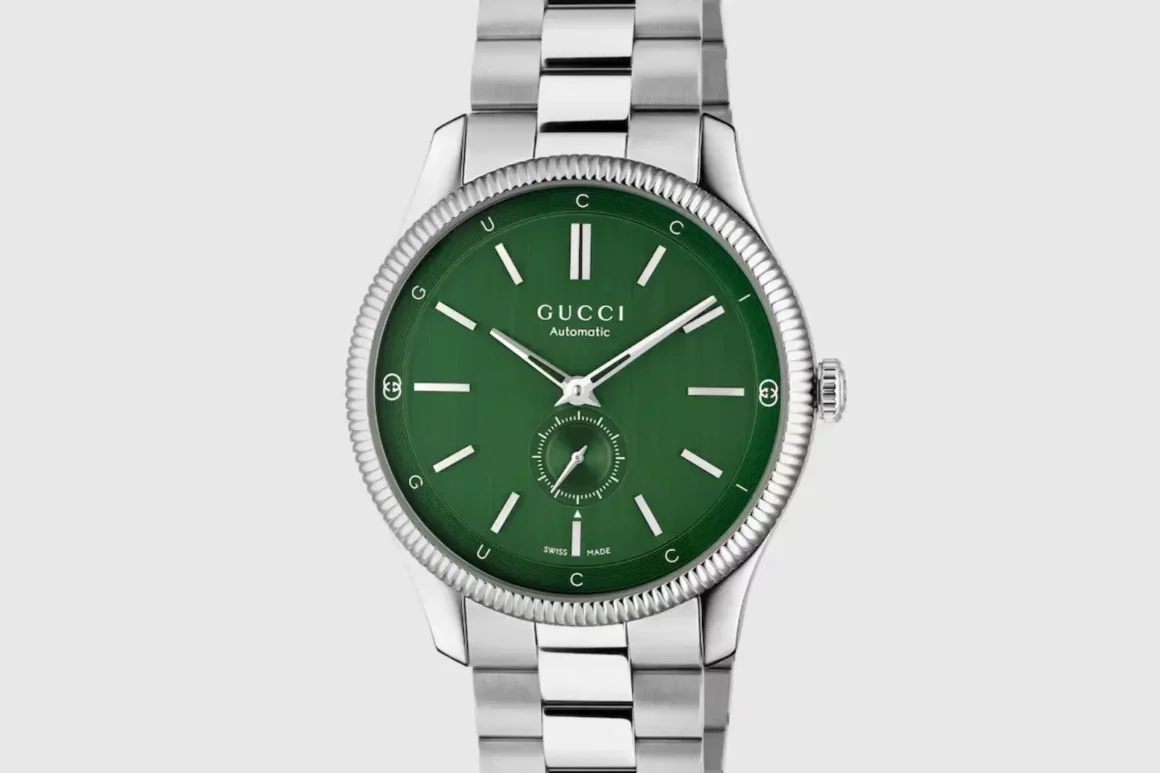 GUCCI®-Montre-italienne-homme-cadran vert-G-Timeless-40 mm en acier-.avif