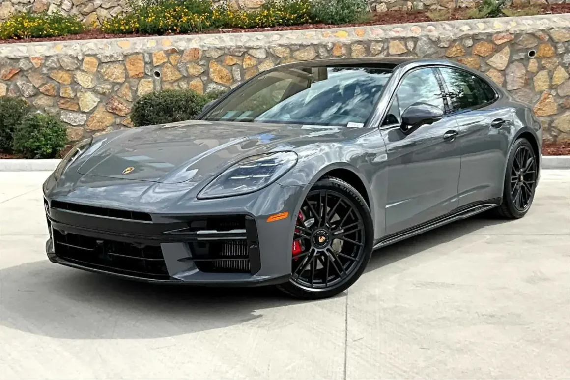 New 2026 Porsche Panamera GTS 4dr