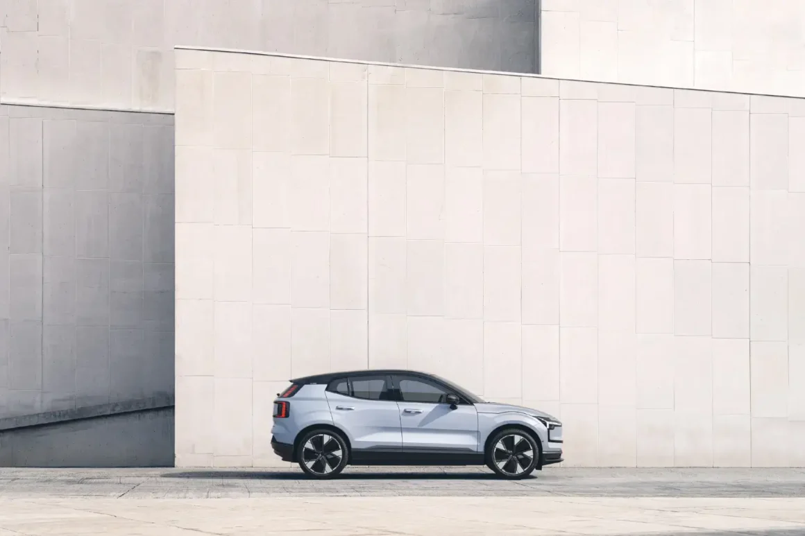 Volvo_EX30_exterior