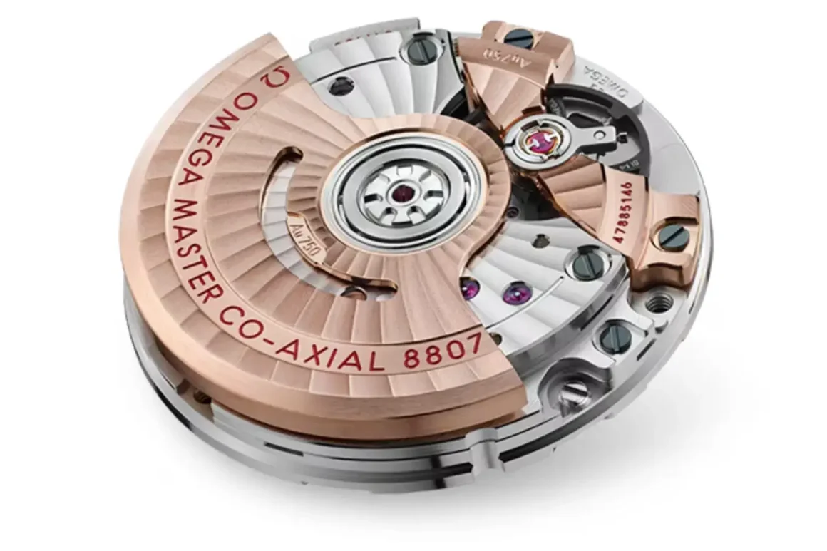 Omega lance une nouvelle Speedmaster 38 mm JO Milan-Cortina 2026-montre-mécanique-sport