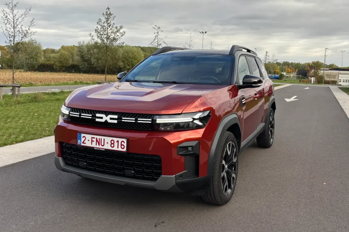 Essai Dacia Bigster hybride 2026 VS Peugeot 3008
