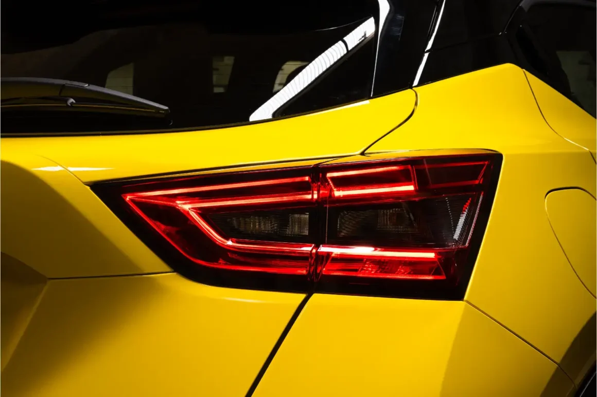 Essai Nissan Juke hybride 2026 led arrière