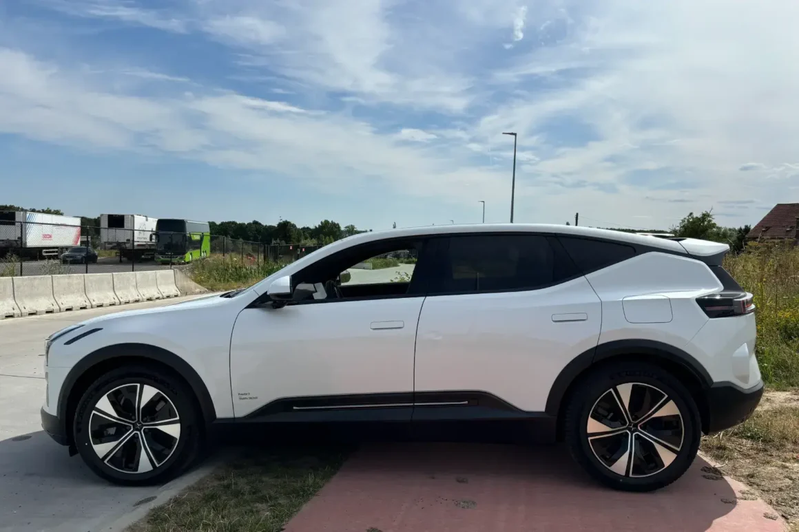 Essai Polestar3 blanche-profil