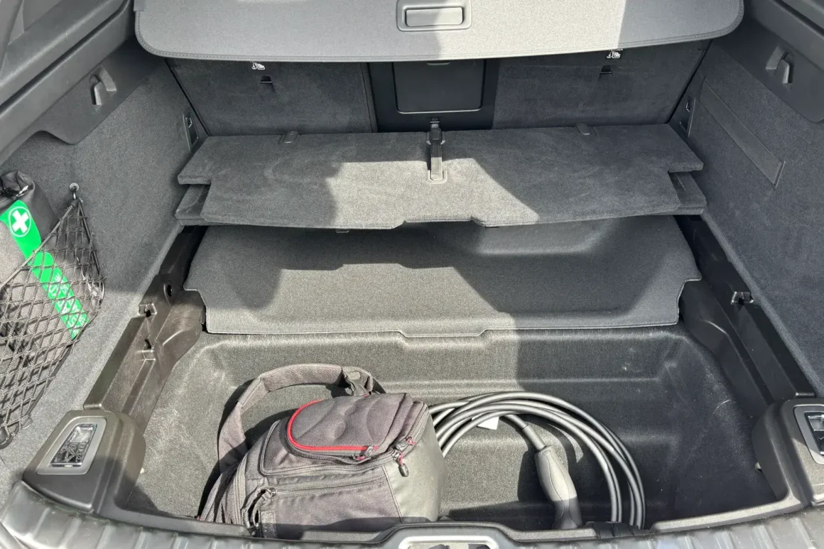 Essai Polestar3 blanche-sous-coffre-