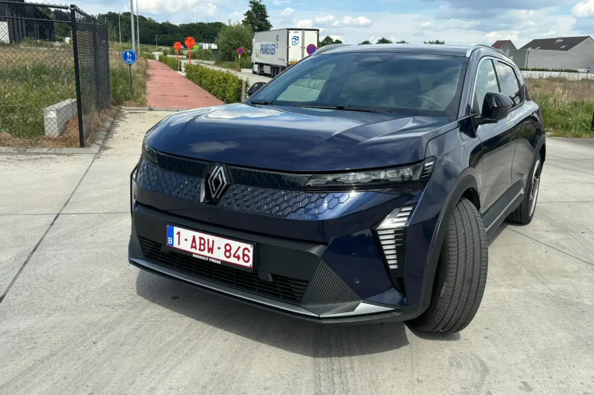 Renault Espace Full Hybrid E-Tech 2026 : le SUV familial qui réinvente les longs trajets